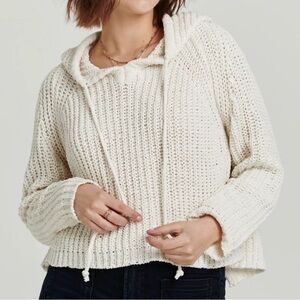 Miracle Knit Hooded Pullover in White Size S/M
